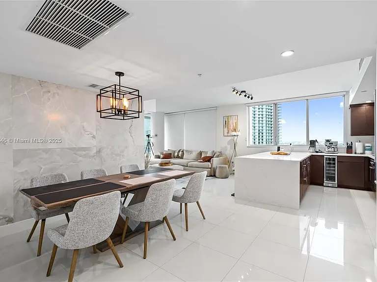 92 SW 3rd St #3205 — Photo 3