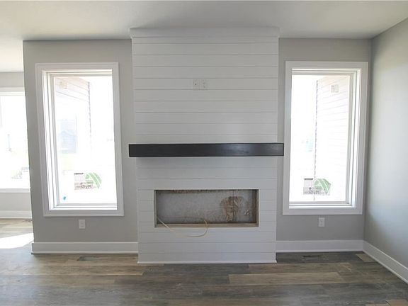 3rd image of 113 Aaron Ave NW