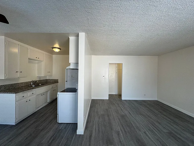 3104 E Colorado St — Photo 4