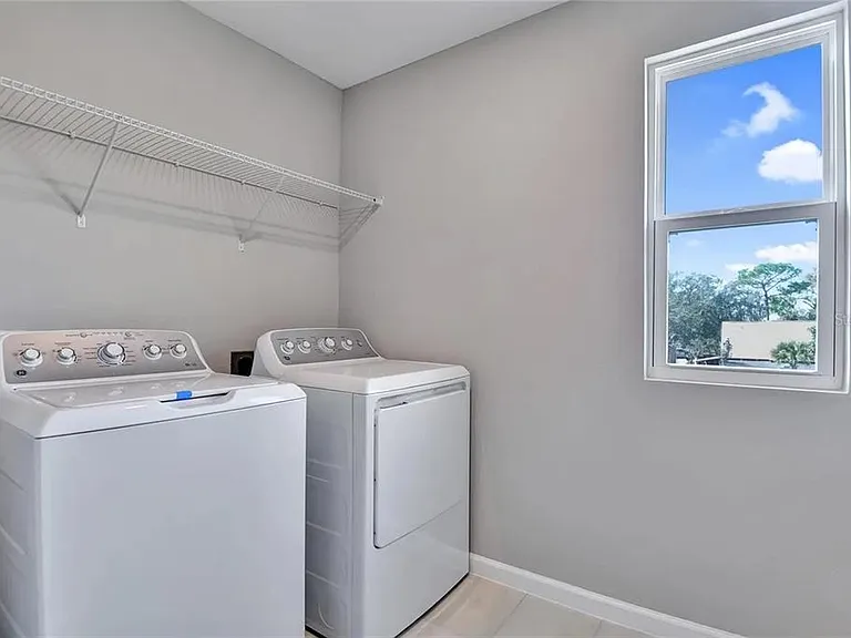 560 Summit River Dr — Photo 14