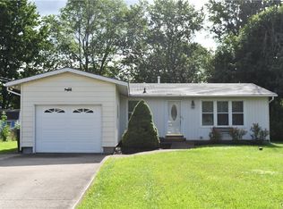 6450 Wembridge Dr, East Syracuse, NY 13057