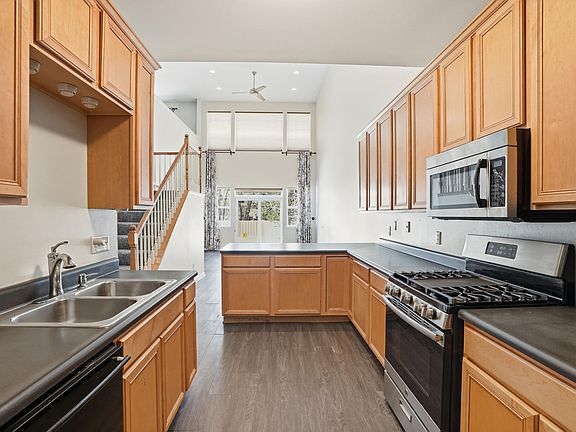 3rd image of 1224 Lily Ln
