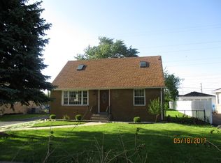 7712 Suburban Ln, Bridgeview, IL 60455