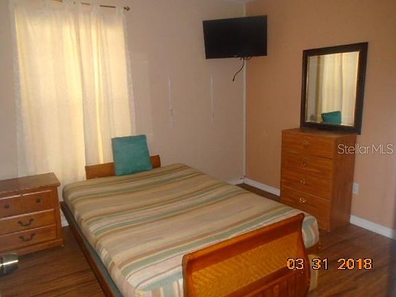 4th image of 2832 Delcrest Dr #2