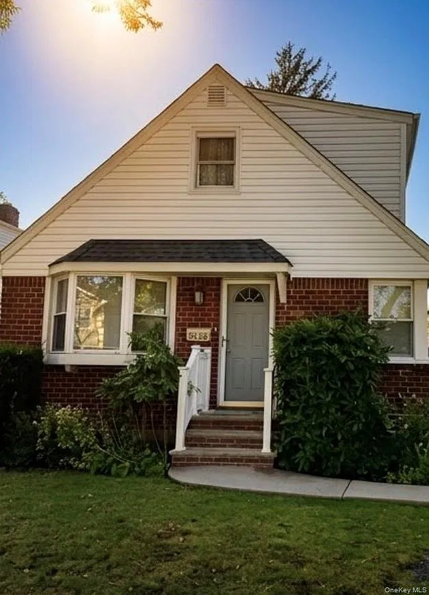 3 bed, 1.5 bath, 1112 sqft, $3,975 — Photo 1