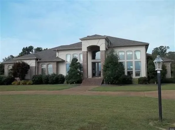 2221 Miles Rd, Martin, TN 38237