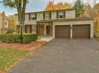 1516 Woodhill Dr NE, Warren, OH