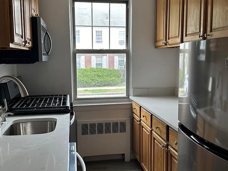 Manor at Mt Kisco — Photo 3