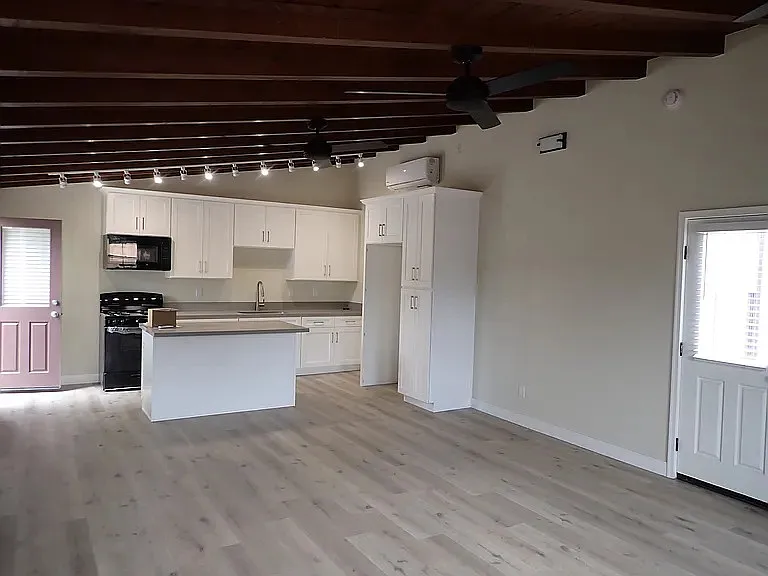 123 N Waverly St — Photo 5