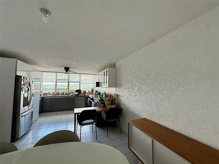 3013 Alejandrino #2204 — Photo 11