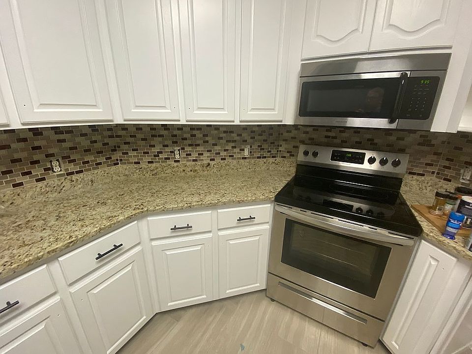 1st image of 800 Balleycastle Dr