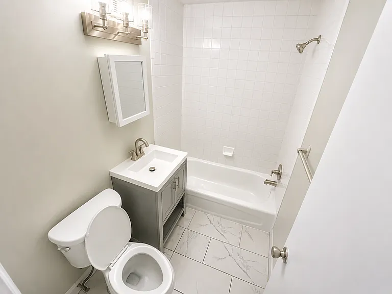809 Summer Ave #2A — Photo 5