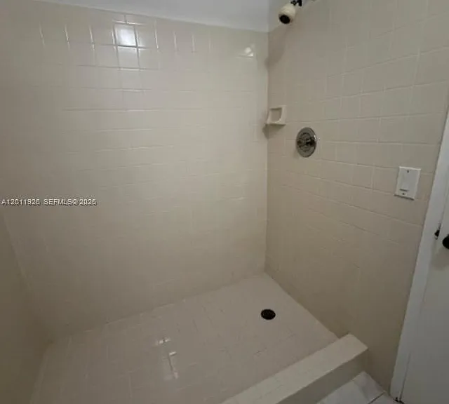 667 Woodgate Ln #B — Photo 12