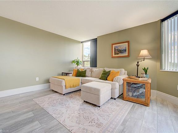 4th image of 3227 King St E #409