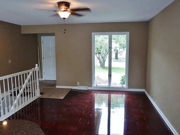 4th image of 3225 Park Cir