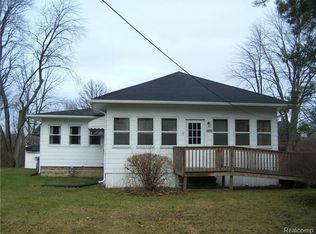 3846 Ravenswood Rd, Port Huron, MI 48060