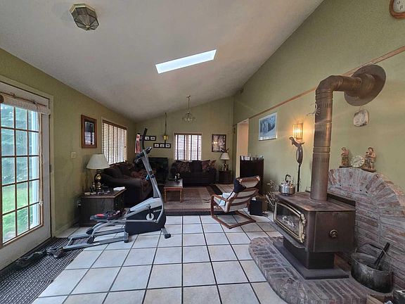4th image of 5106 Center Ave