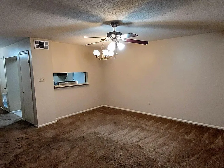 5212 Butter Creek Ln — Photo 4