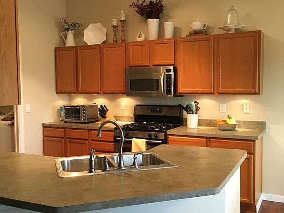 4th image of 14 Broadstone Dr