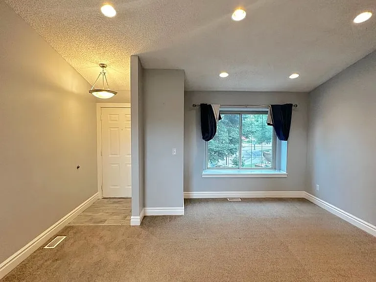 6430 Amethyst Ct — Photo 7