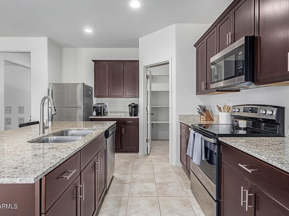 1st image of 43693 W ACACIA Avenue