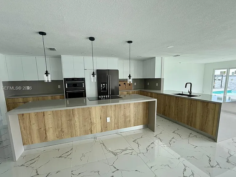 111 E North Shore Ave — Photo 6
