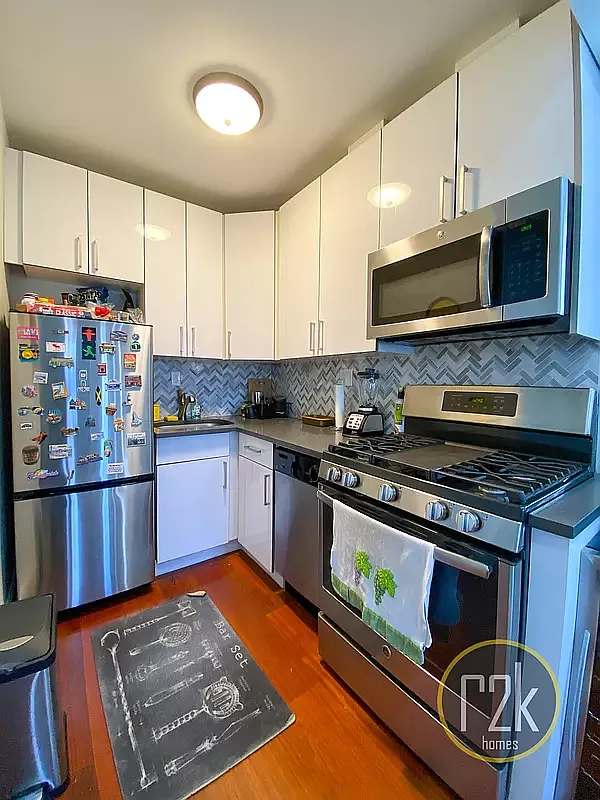 Building Photo - 32-69 33rd St #2F