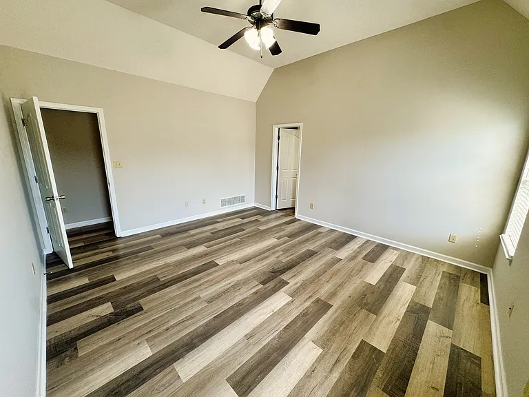 6098 Ravenwood Lake Dr E — Photo 8