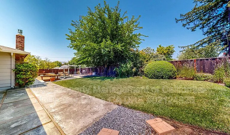 5617 Dupont Dr — Photo 26