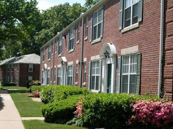1st image of 324 N Piedmont St APT 3
