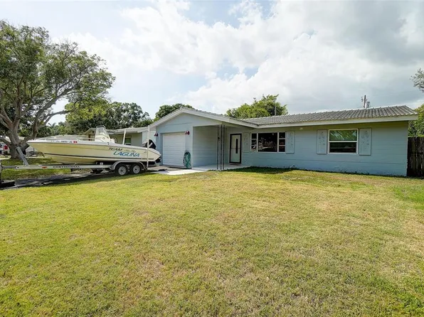 5683 46th Ave N, Kenneth City, FL 33709