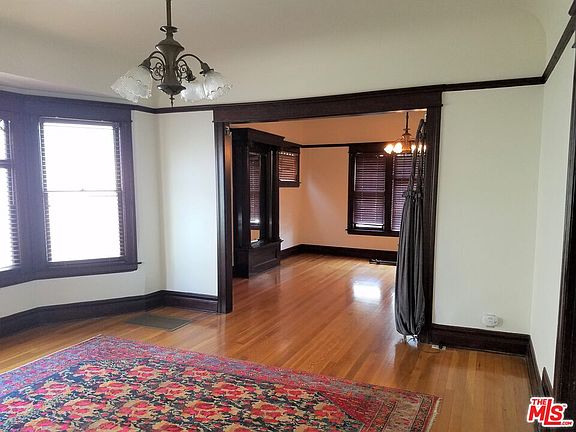 5th image of 2776 S La Salle Ave