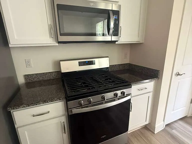 2100 Solana Woods Dr — Photo 8
