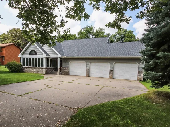 2033 High Dr, Sauk Rapids, MN 56379