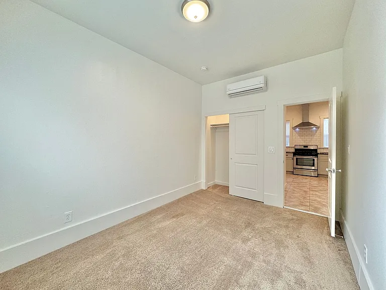 2608-2610 I Street — Photo 17
