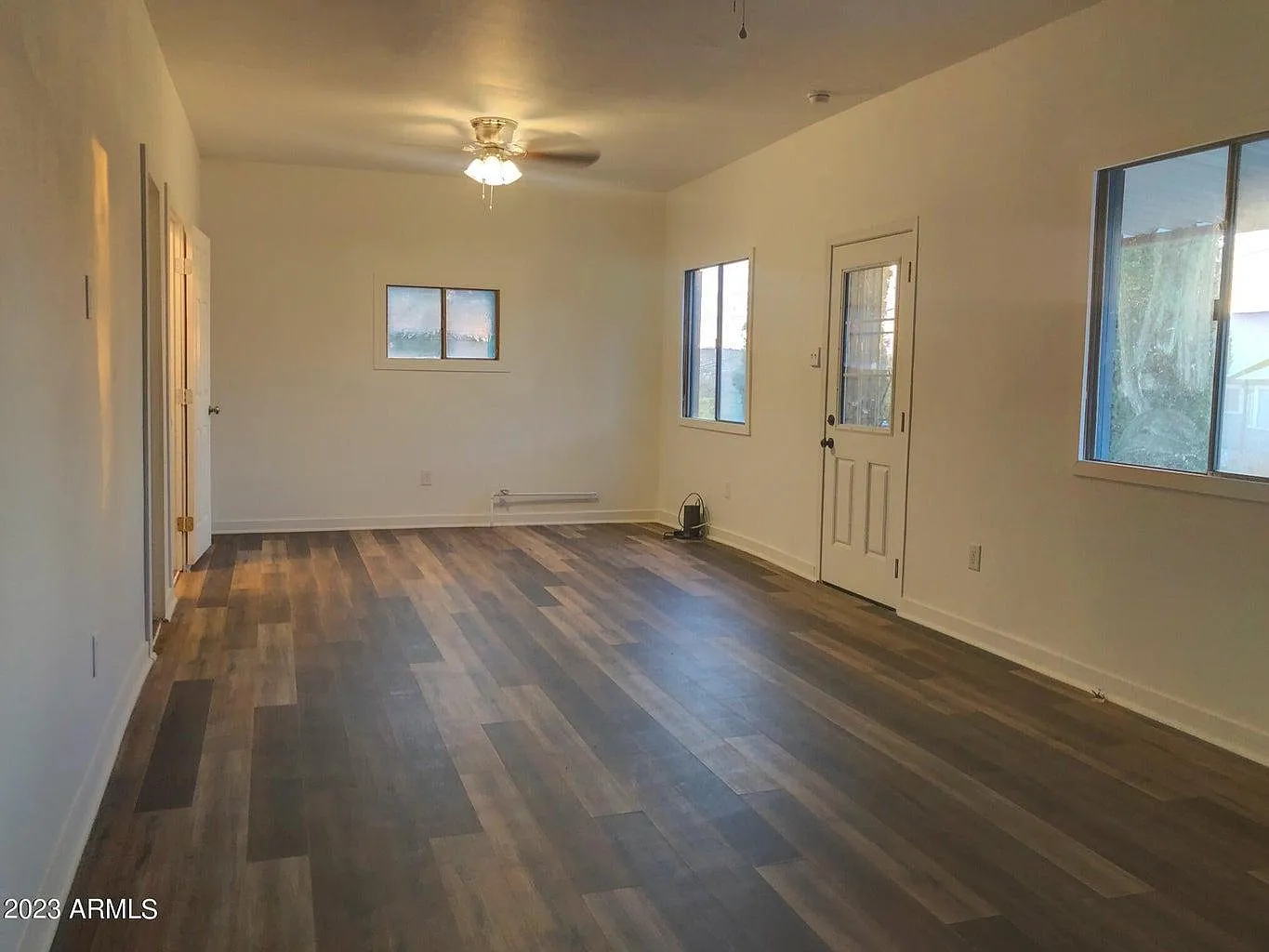 3 bed, 980 sqft, $1,599 — Photo 4