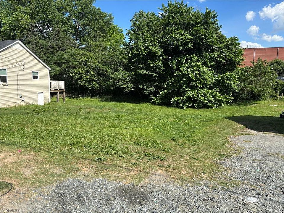 2nd image of 1022 Rundell St #15