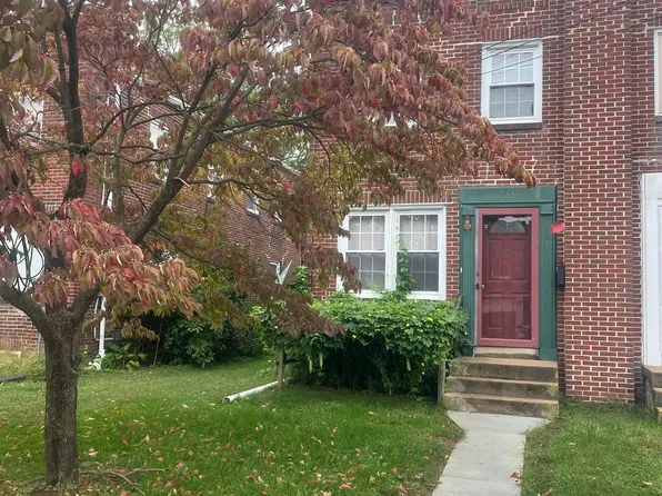 233 Locust St, New Holland, PA 17557