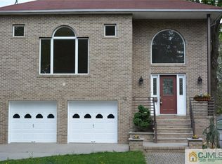 12 Homer Pl, Metuchen, NJ