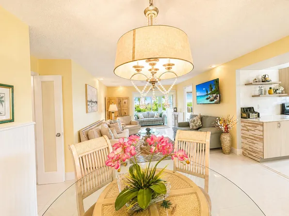 12 Colonial Club Drive #305, Boynton Beach, FL 33435