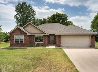1520 Cherokee Rock Rd, Muldrow, OK 74948