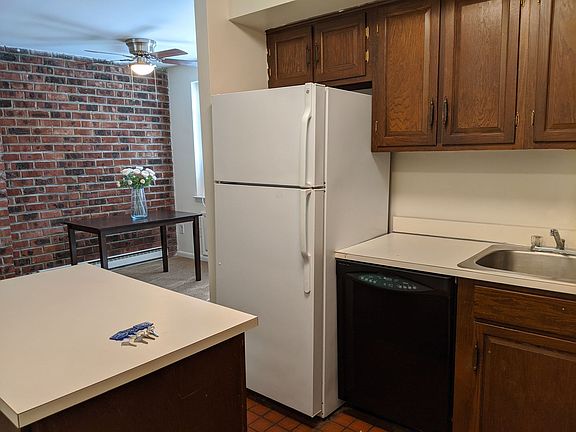 4th image of 1004 E Lancaster Ave