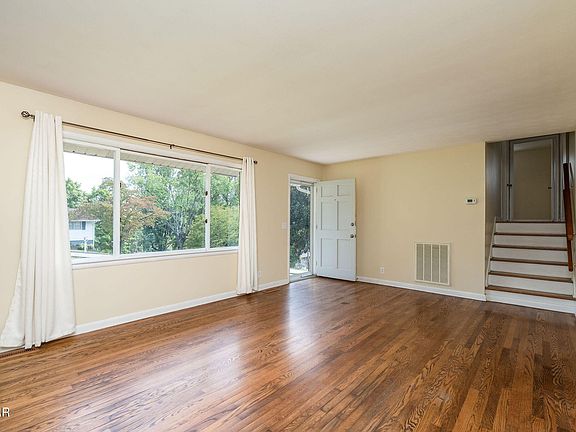 2nd image of 814 Afton St