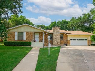 26 Brook Forest Ln, Hurst, TX 76053