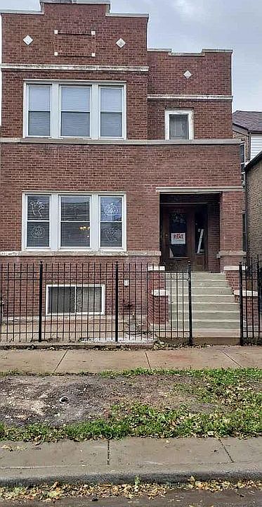 1st image of 2314 N Avers Ave #2