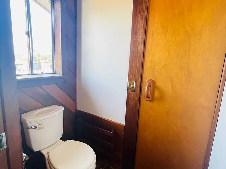 1047 Driftwood Ln — Photo 30