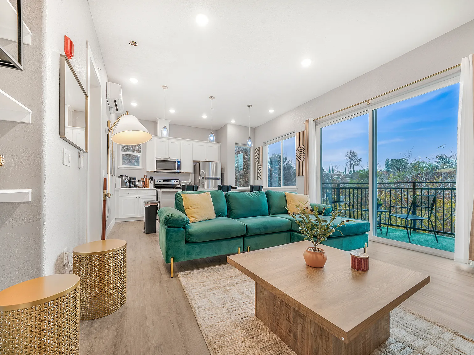 1 bed, 710 sqft, $2,675 — Photo 3