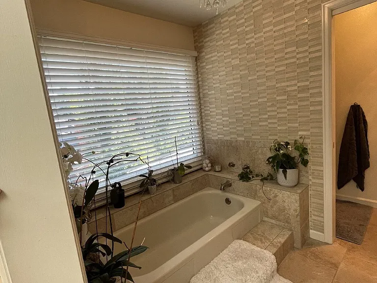 10739 E Crestridge Cir — Photo 42