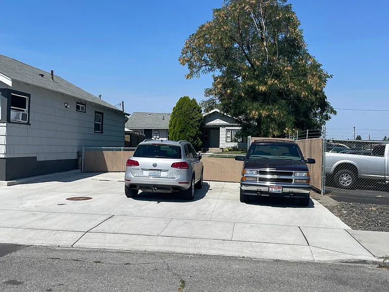 438 W Sinto Ave — Photo 4