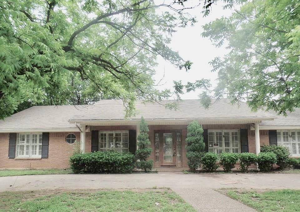 1st image of 1701 Park Hill Dr